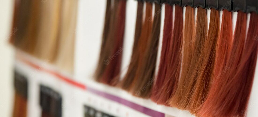 Farba do włosów na meblach – czym ją zmyć?