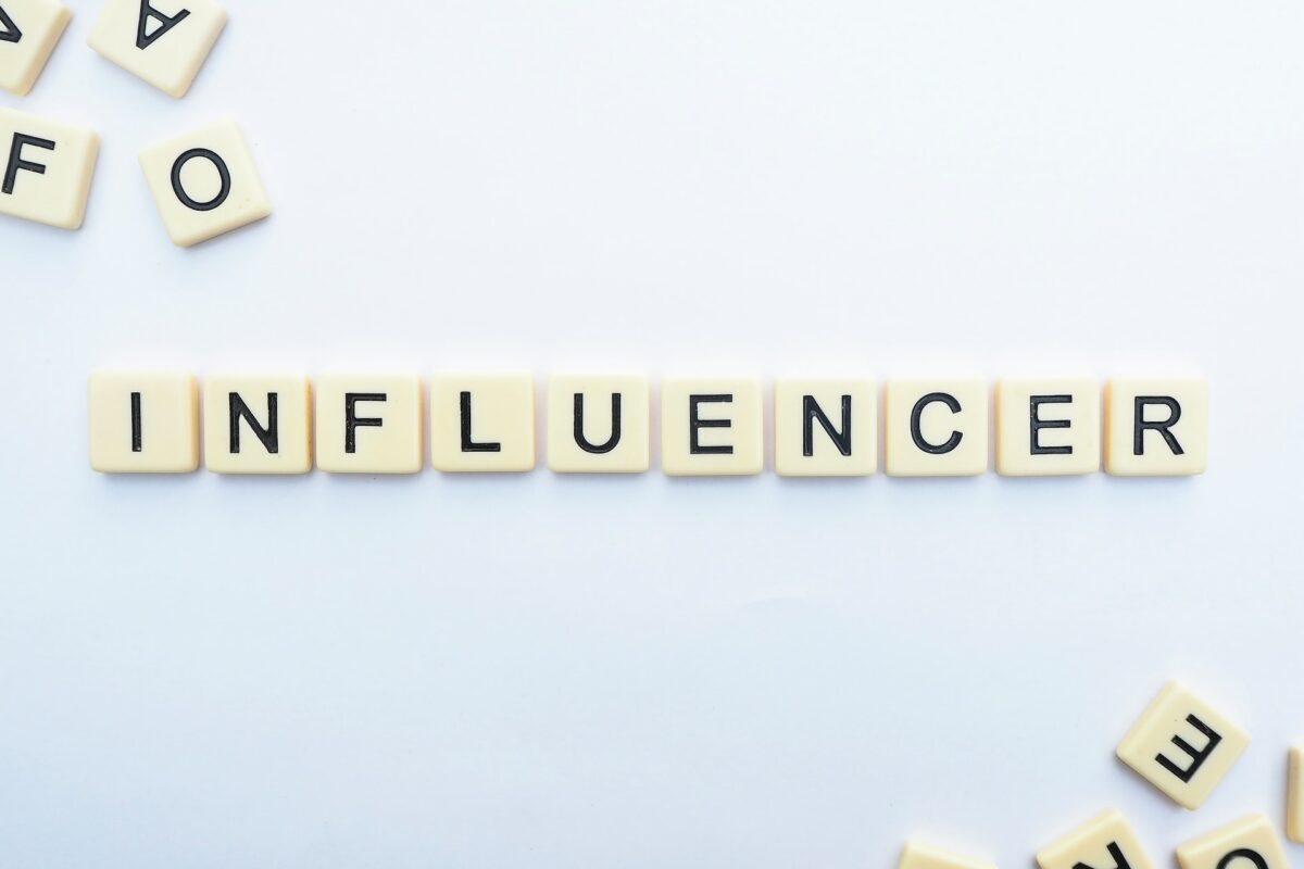 Influencer marketing – sekret skutecznej promocji w erze mediów społecznościowych