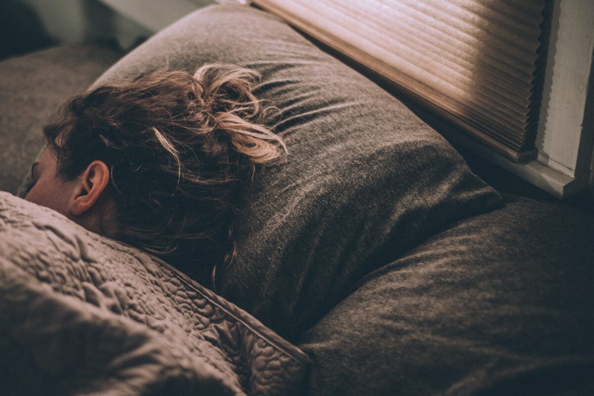 Skuteczne techniki na poprawę snu i jakości odpoczynku