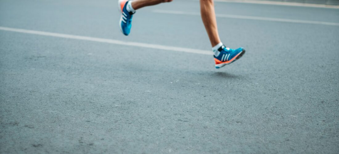 Jak zacząć biegać i utrzymać regularność treningów